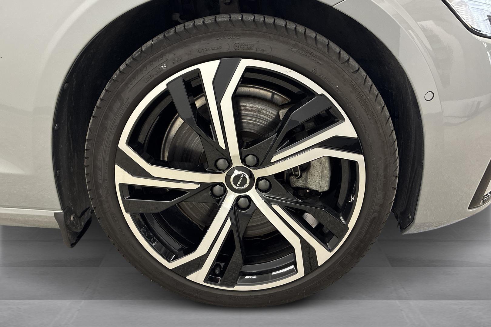 Volvo V60 2024