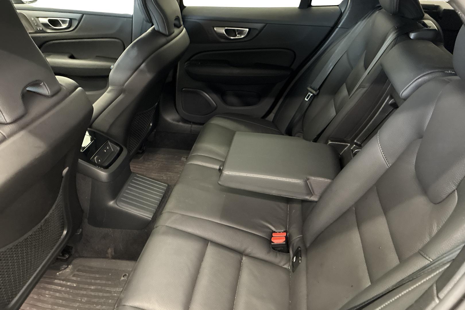 Volvo V60 2024