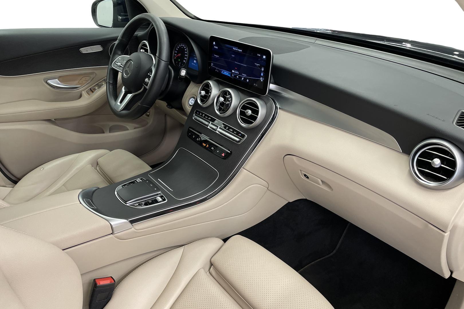 MERCEDES-BENZ GLC 300e 12