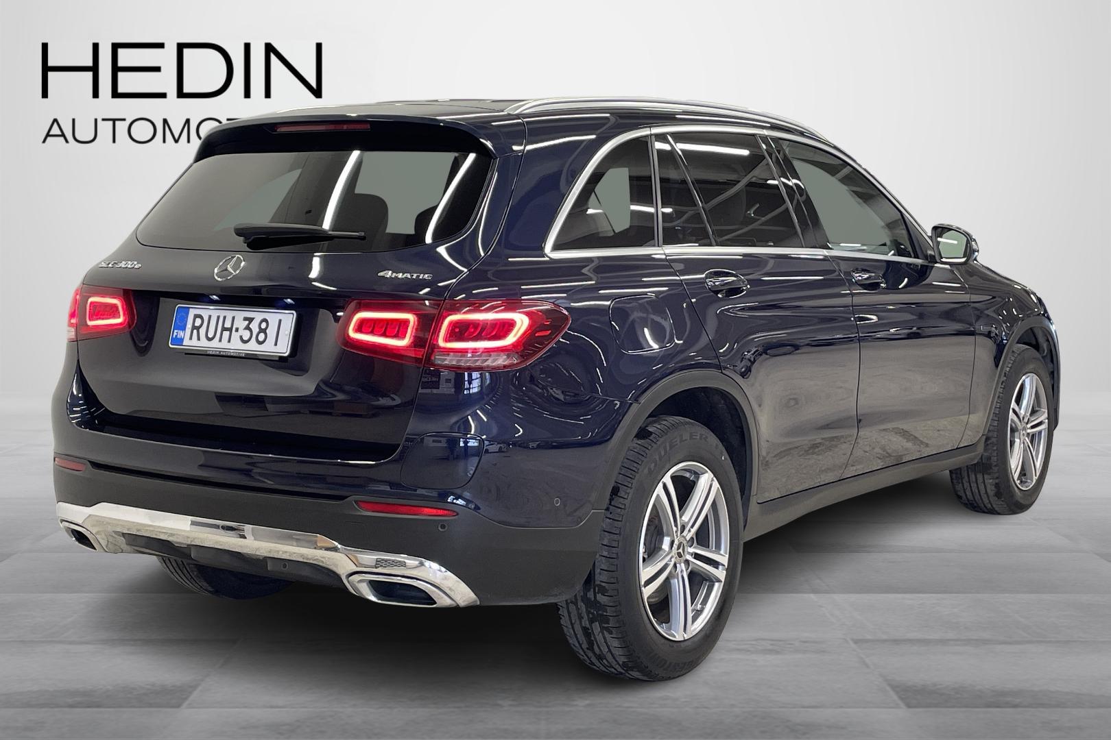 MERCEDES-BENZ GLC 300e 2