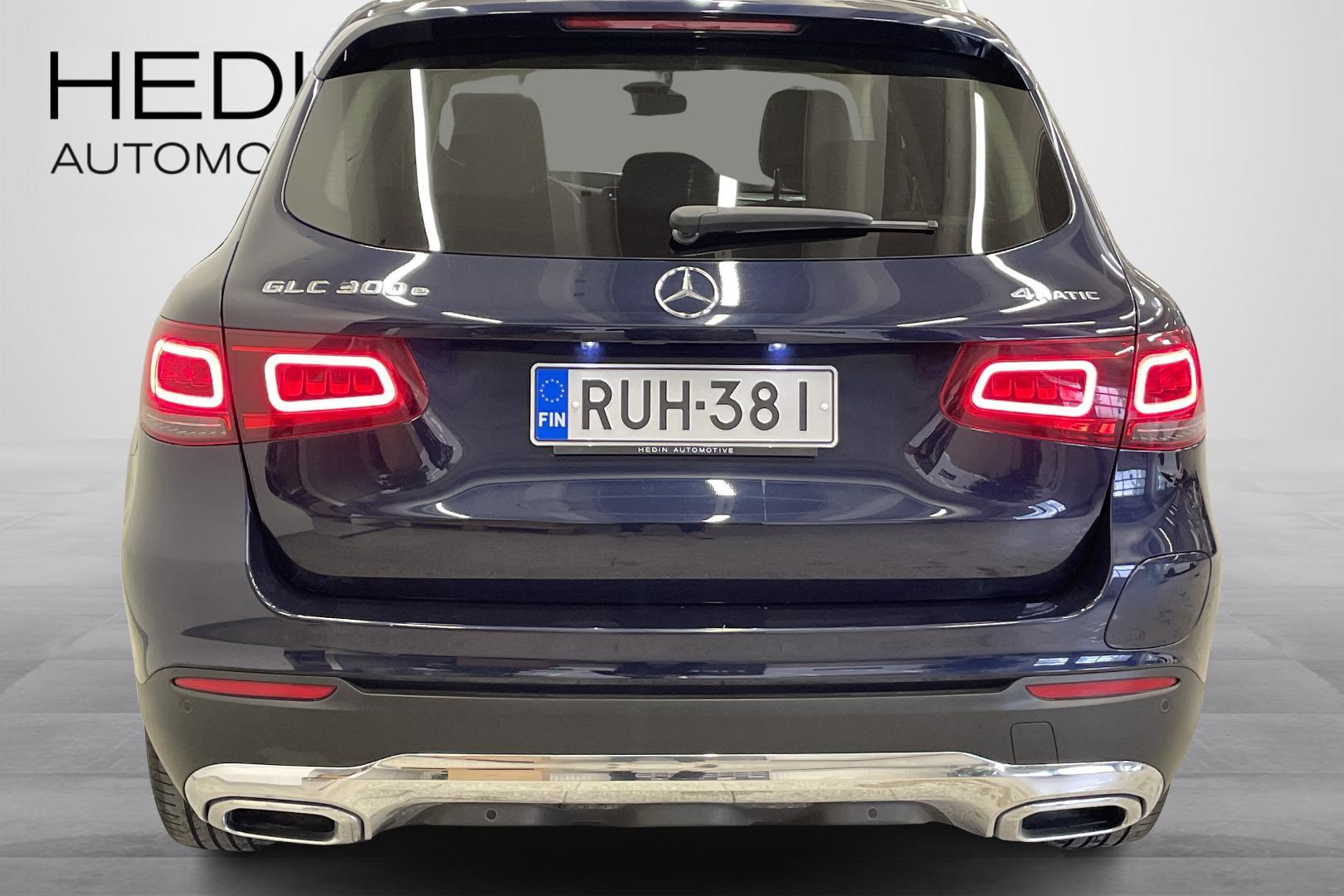 MERCEDES-BENZ GLC 300e 3