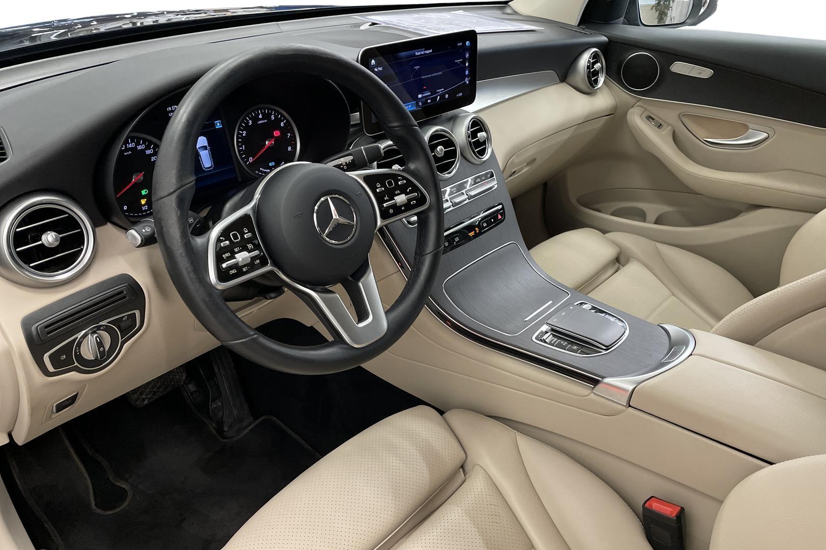 MERCEDES-BENZ GLC 300e 7