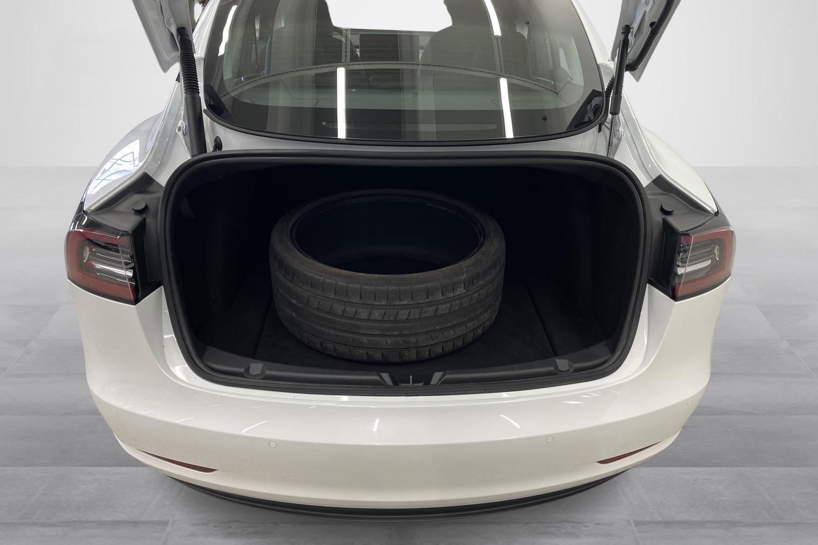 TESLA Model 3 2022
