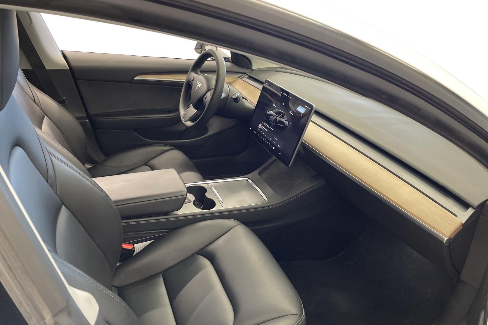 TESLA Model 3 2022