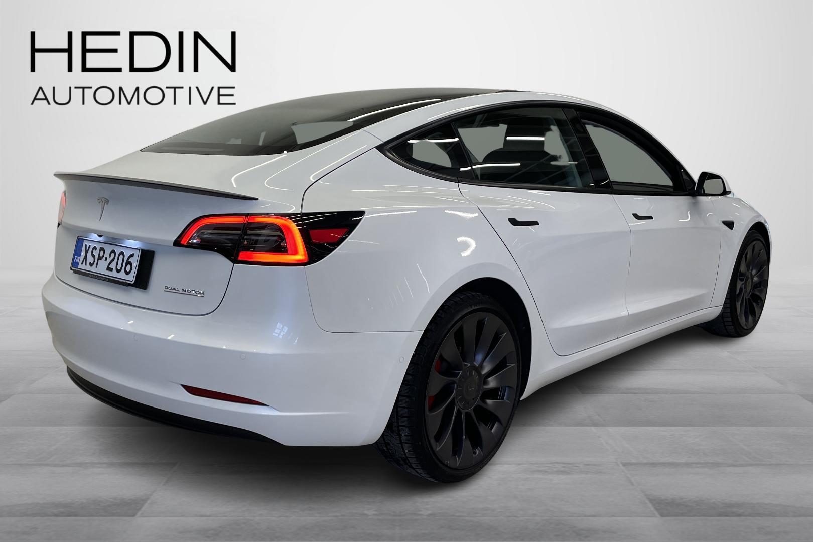 TESLA Model 3 2022