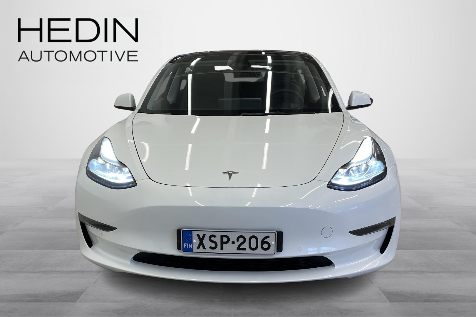 TESLA Model 3 2022