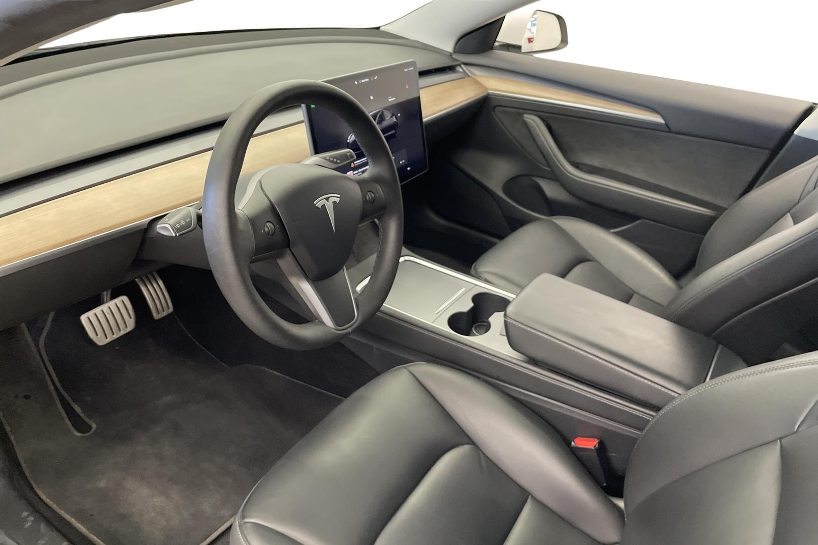 TESLA Model 3 2022