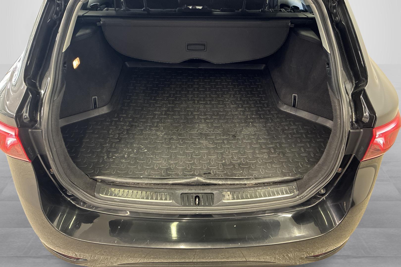 Toyota Avensis 10