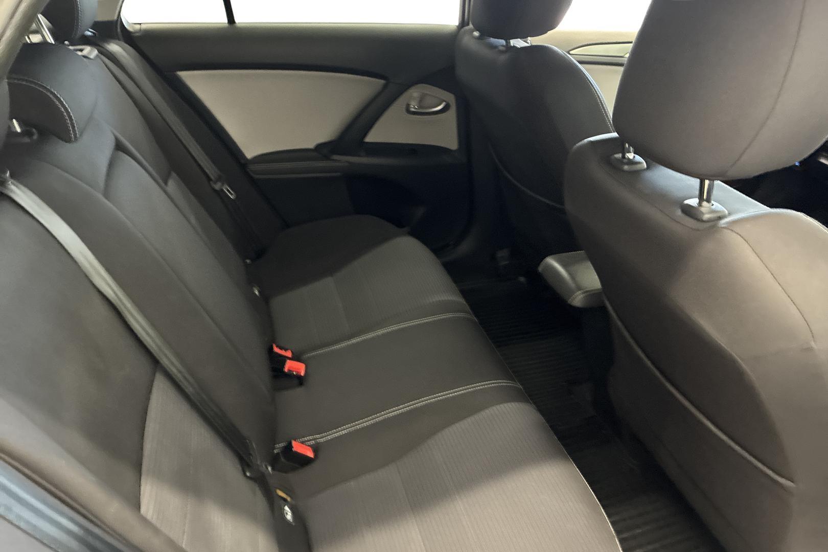 Toyota Avensis 11