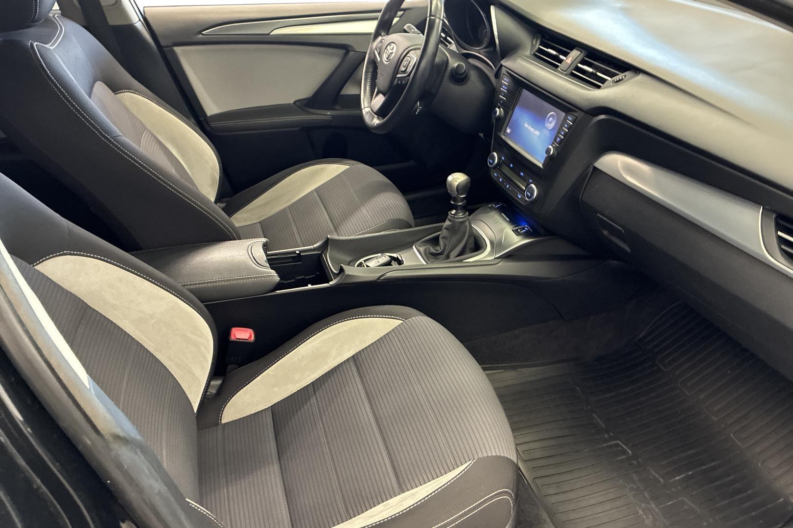 Toyota Avensis 12