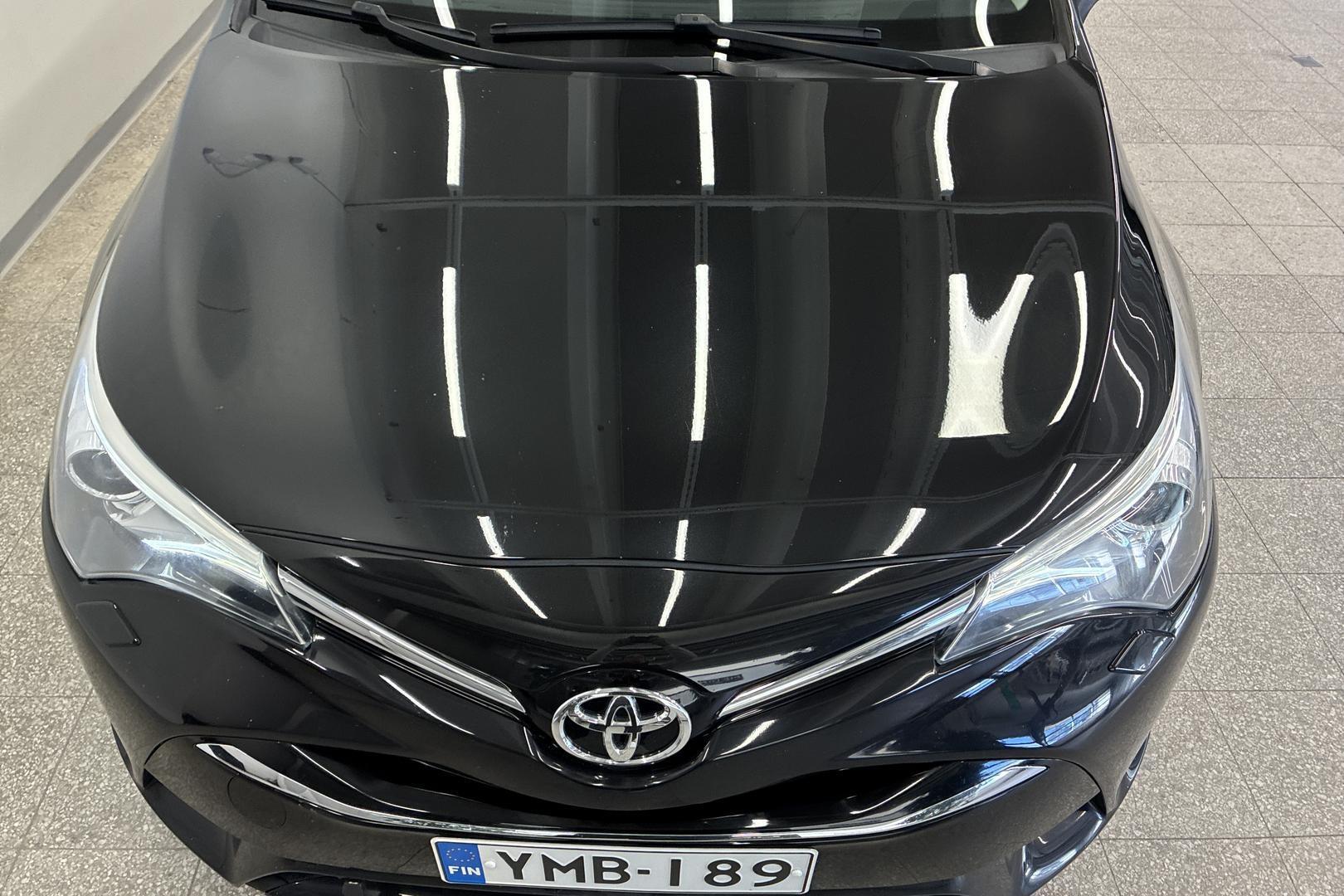 Toyota Avensis 16