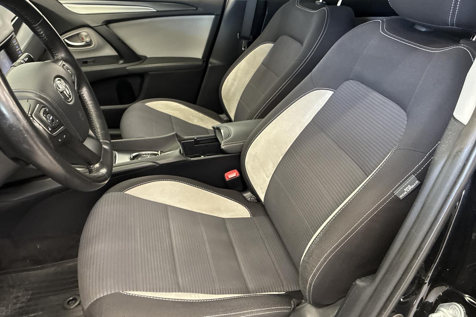 Toyota Avensis 17