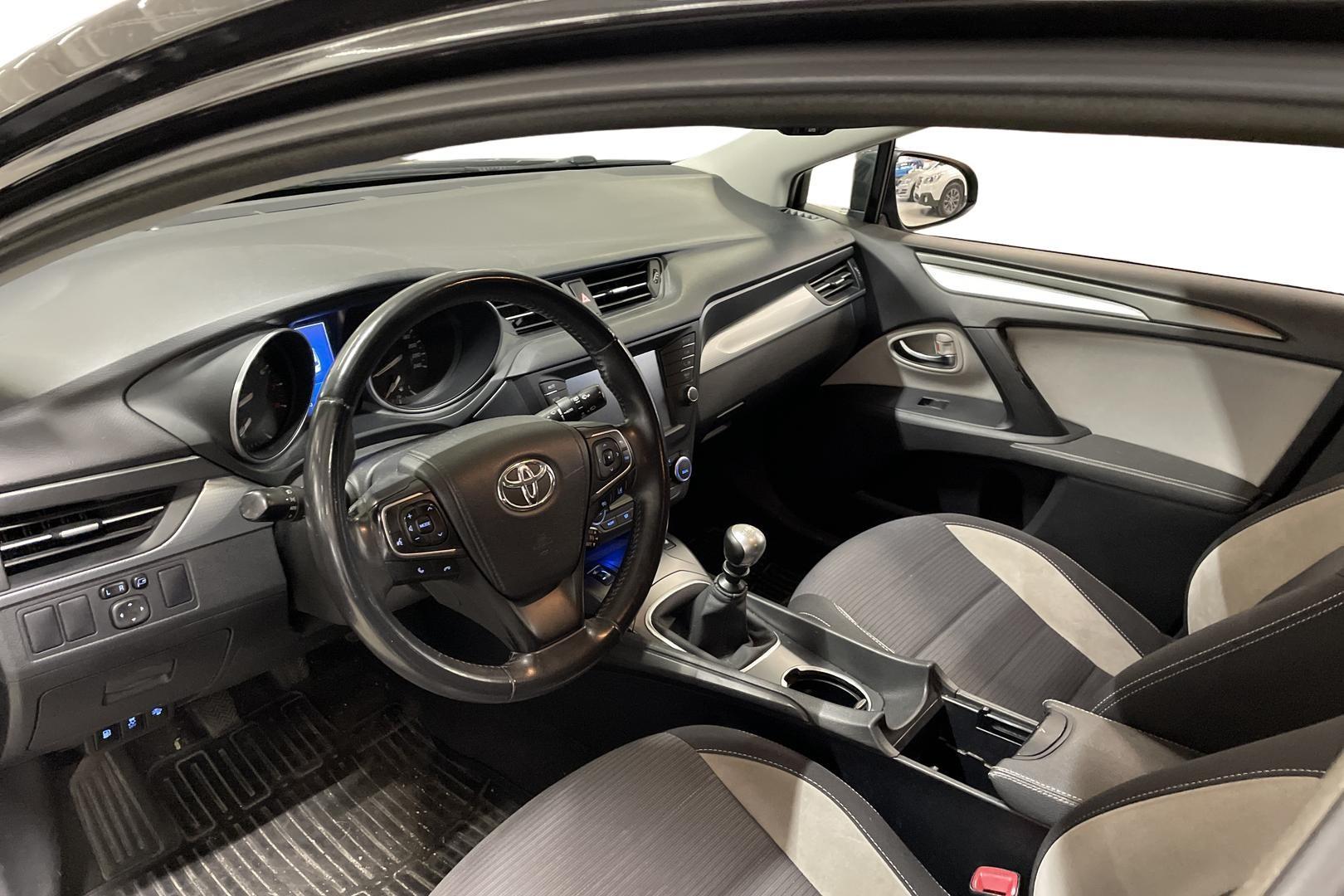 Toyota Avensis 2016