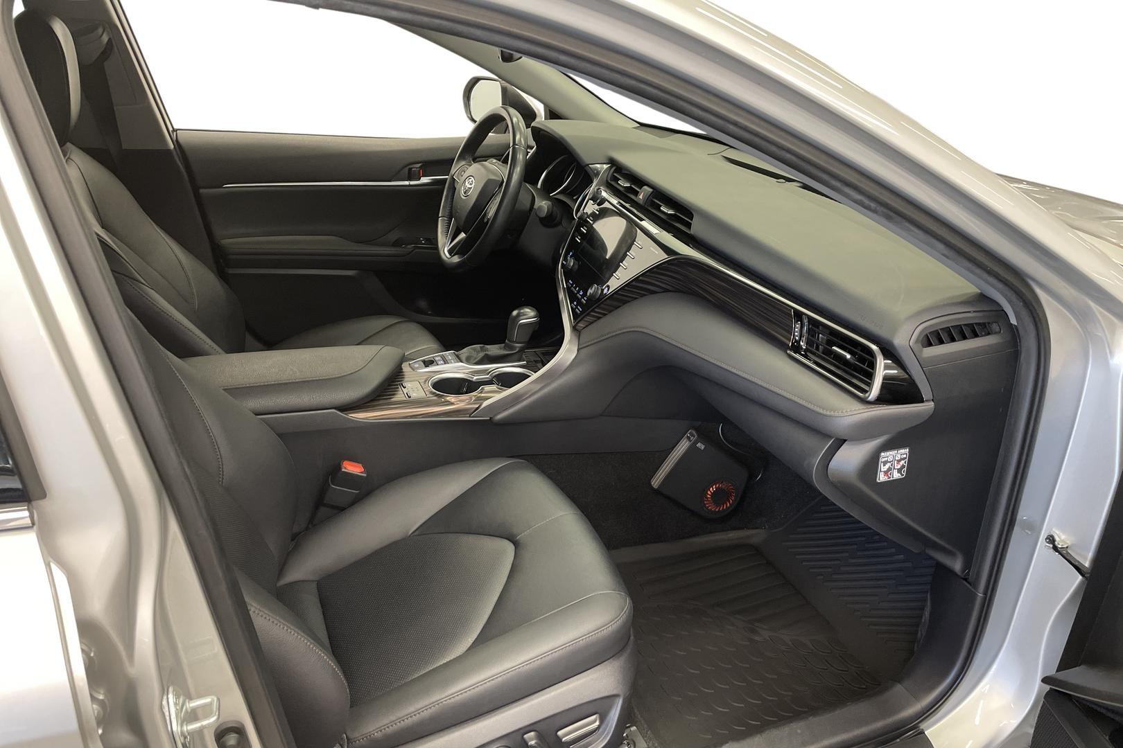 Toyota Camry 2021