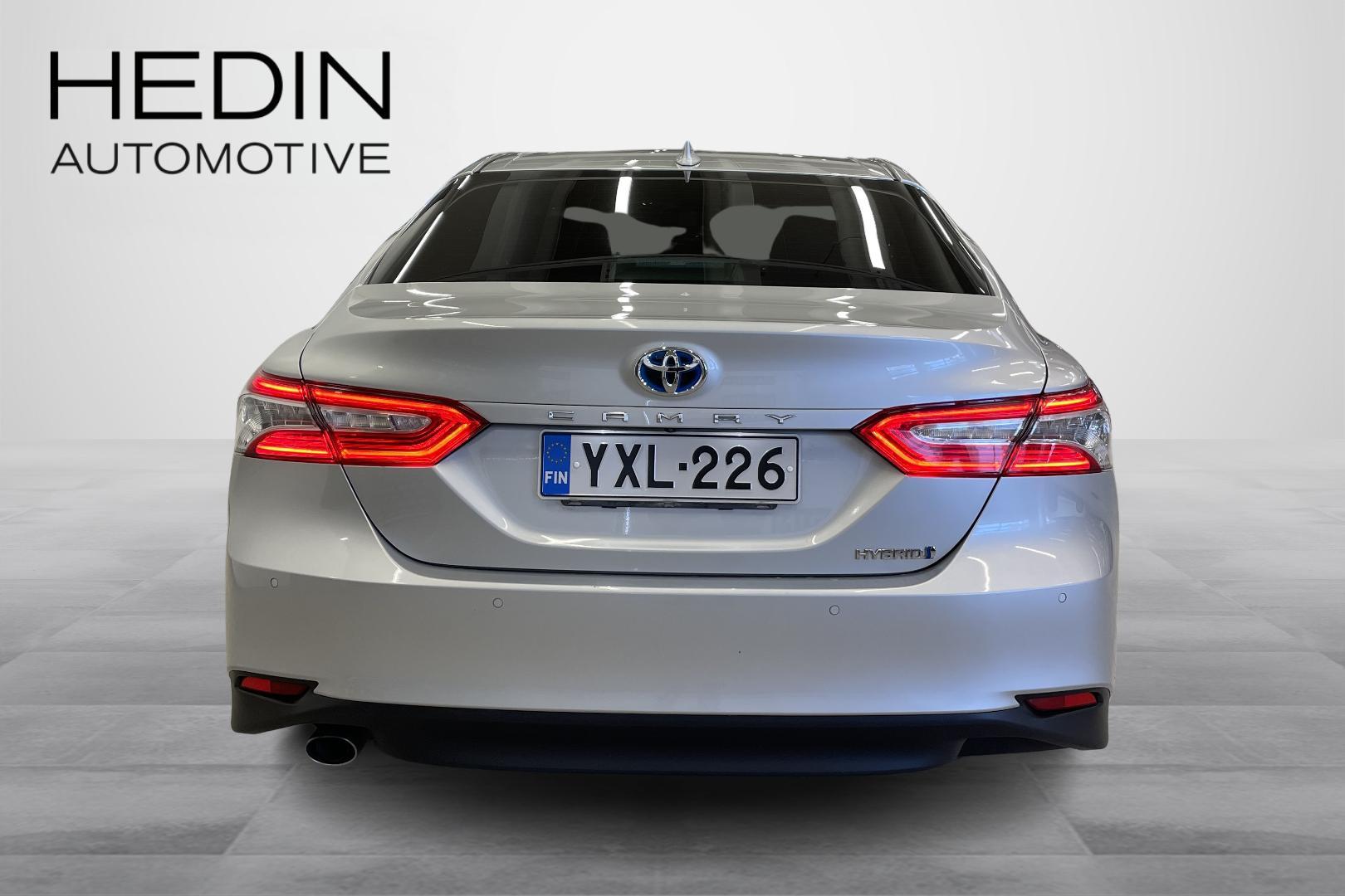 Toyota Camry 2021