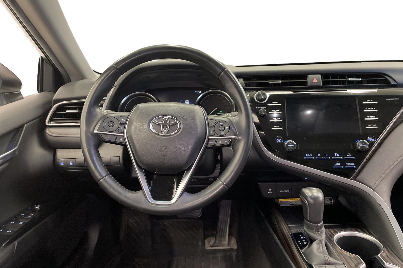 Toyota Camry 2021
