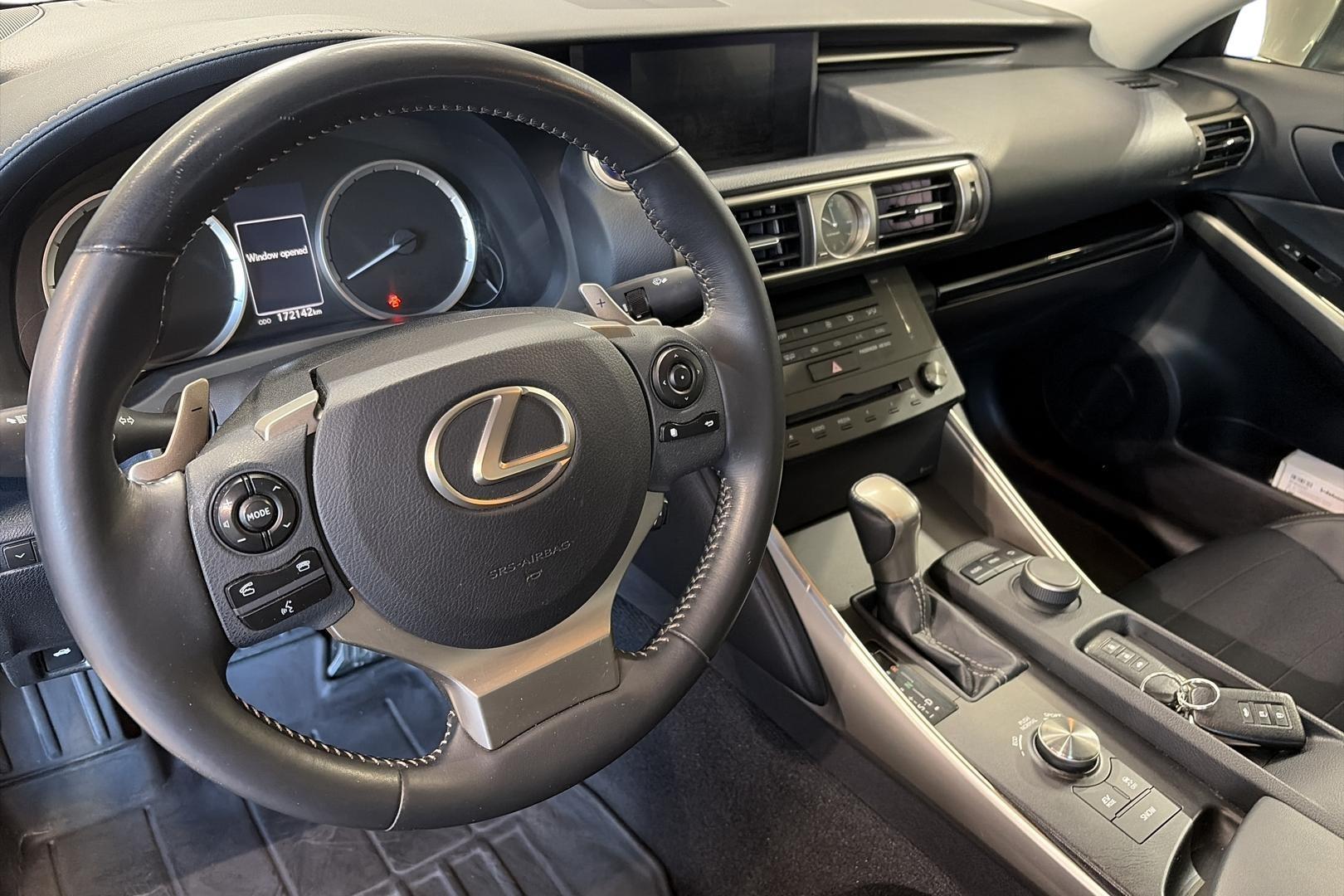 Lexus IS 2014