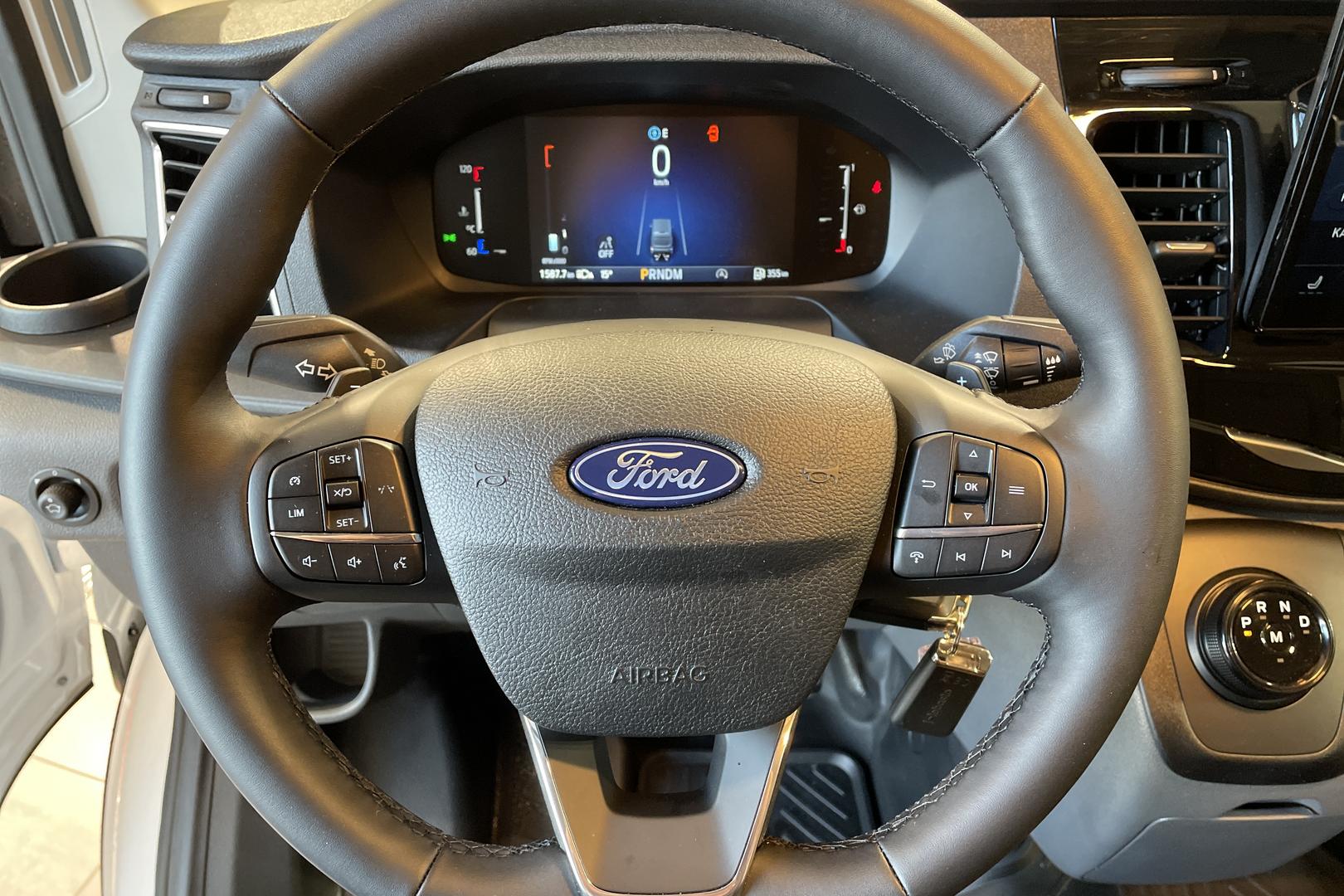 FORD TRANSIT 2025