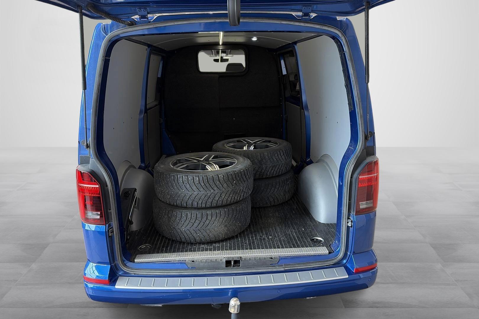 VOLKSWAGEN TRANSPORTER 2020