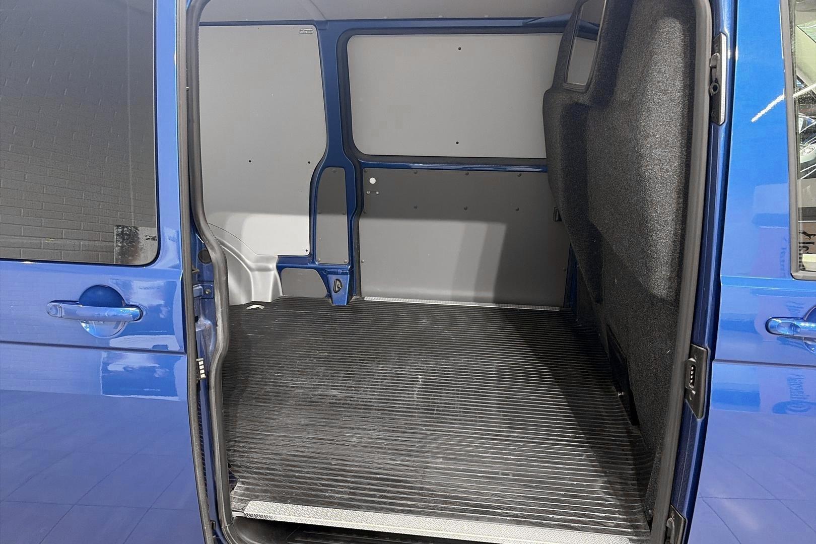 VOLKSWAGEN TRANSPORTER 2020