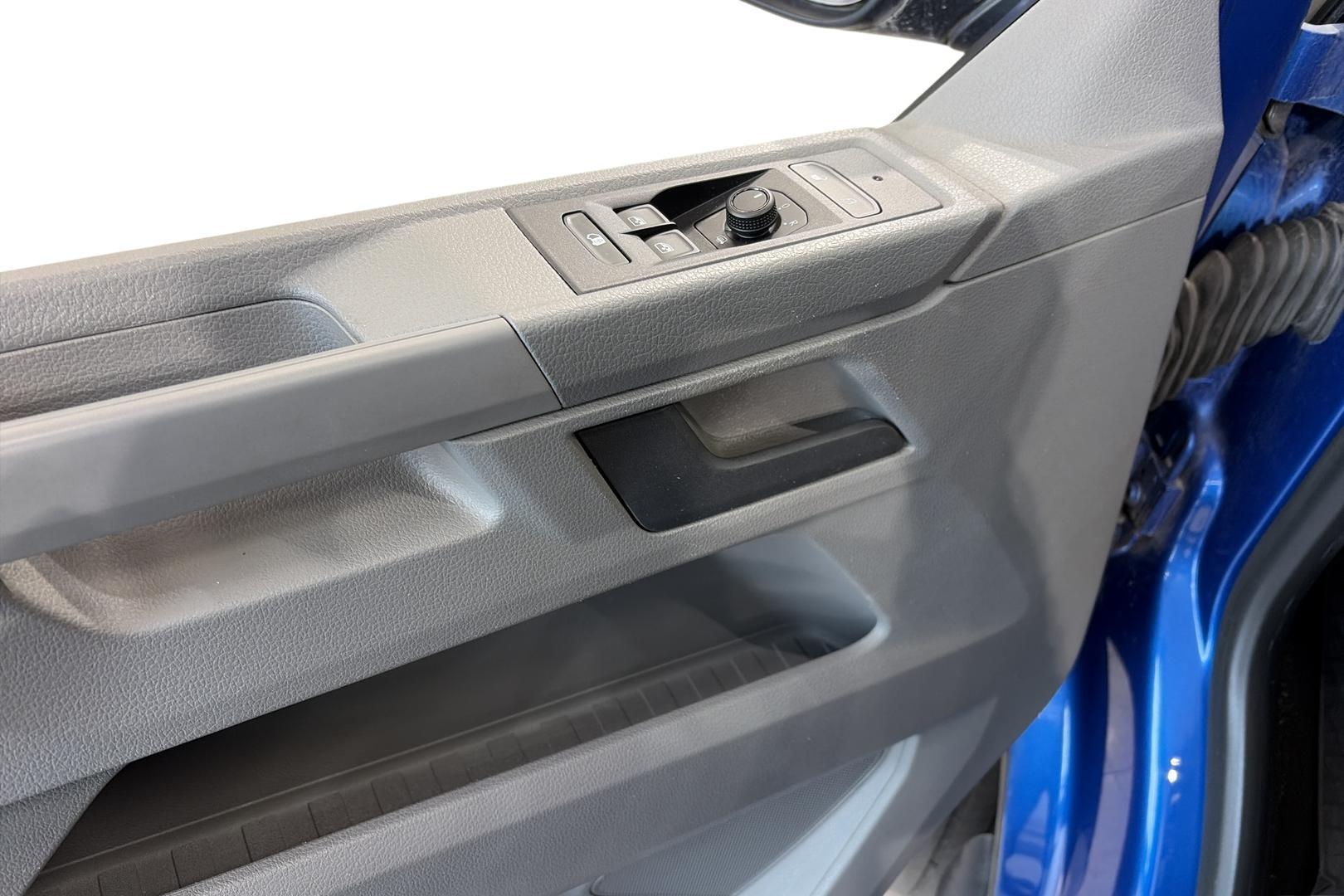 VOLKSWAGEN TRANSPORTER 2020