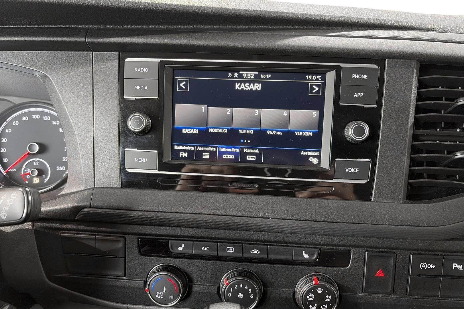 VOLKSWAGEN TRANSPORTER 2020