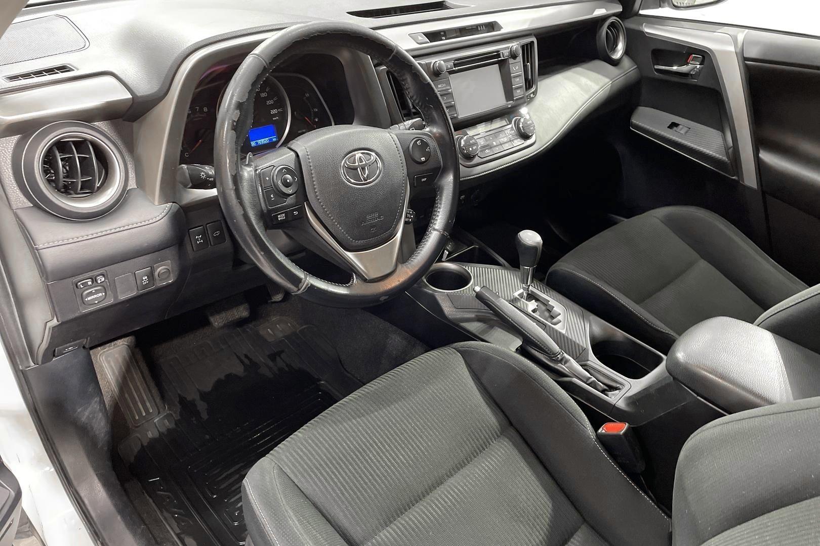 Toyota RAV4 2015