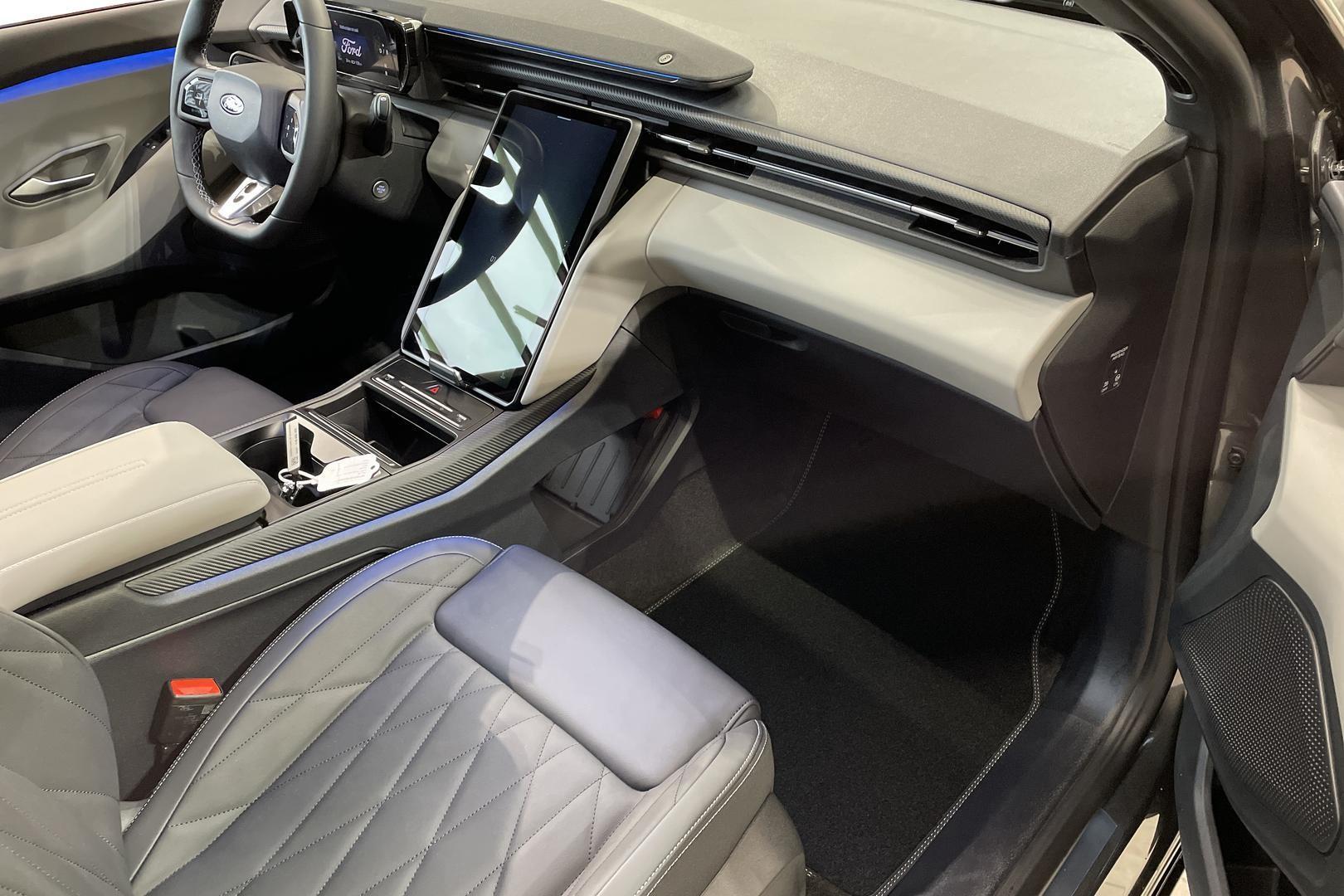FORD Capri 2025