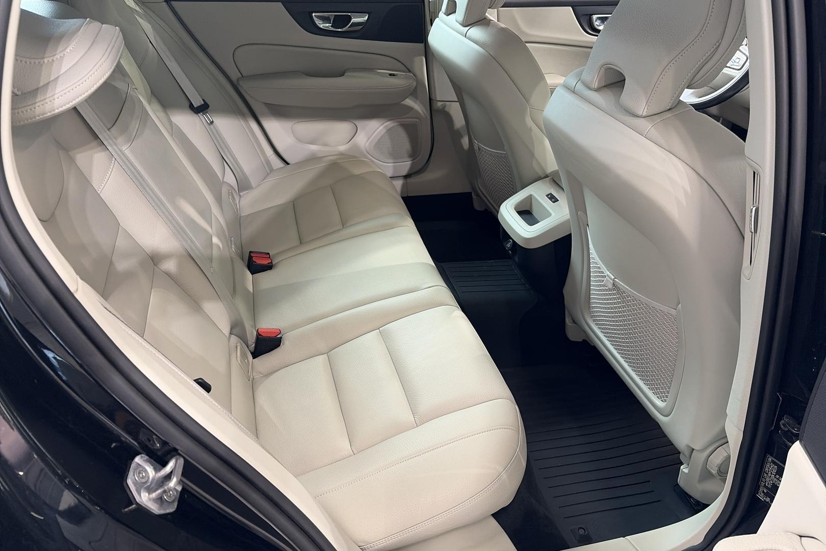Volvo V60 13