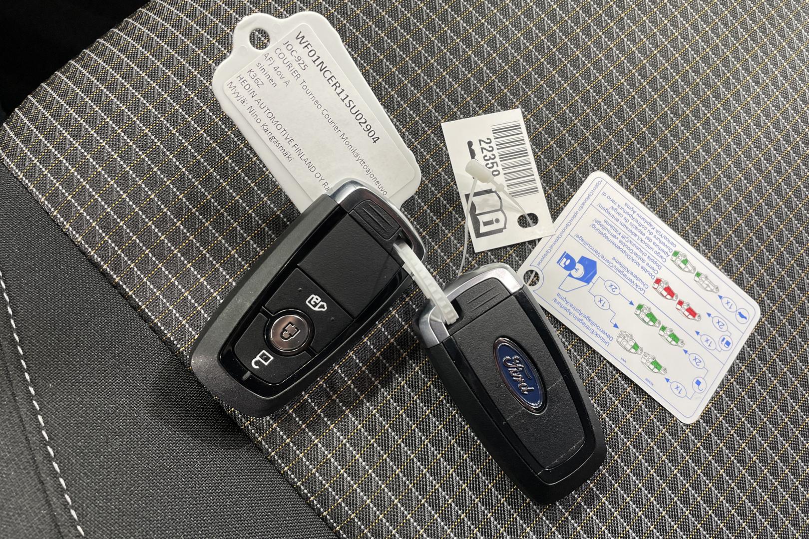 Ford Tourneo Courier 2025