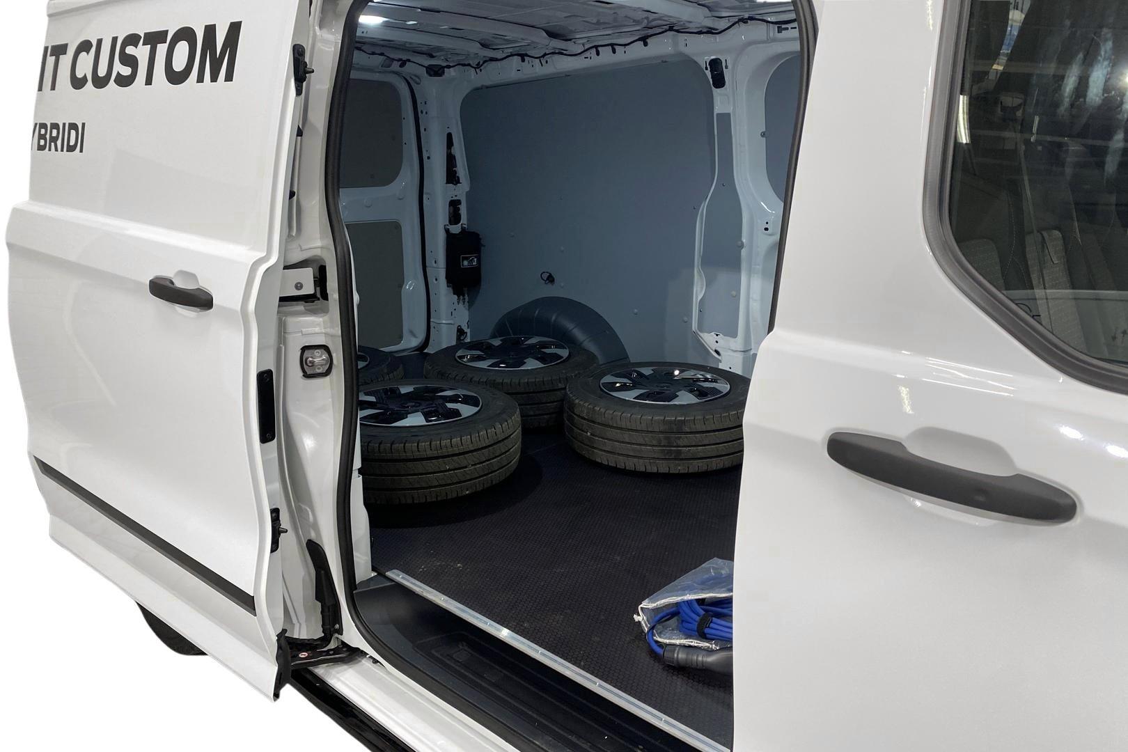 Ford Transit Custom 13