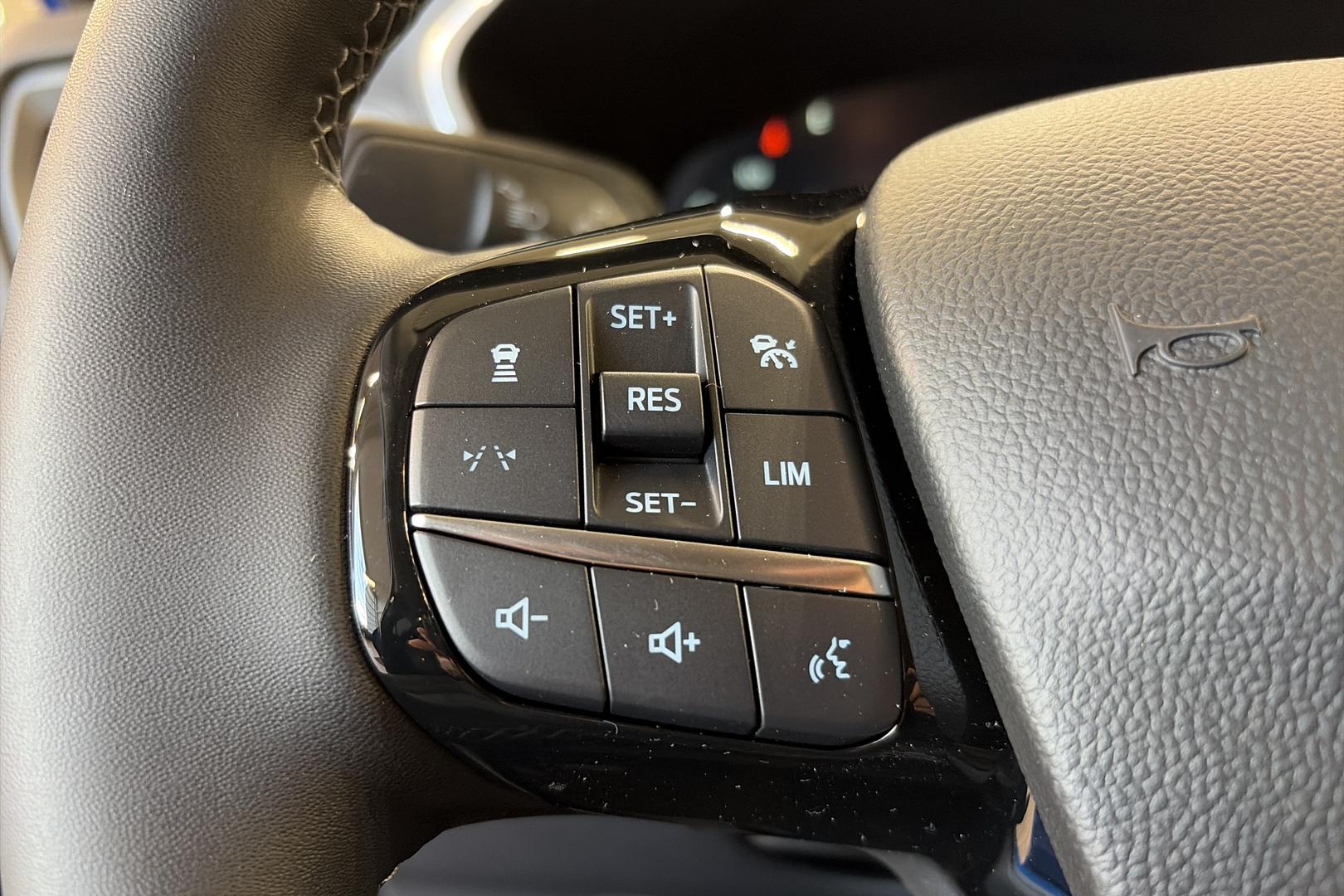 FORD Kuga 2026