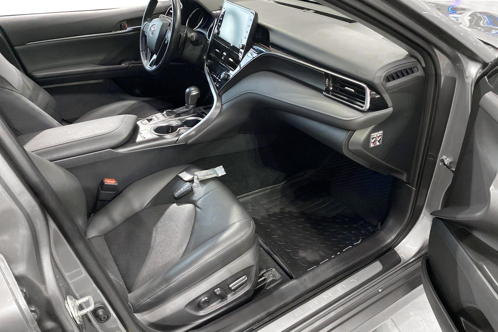 Toyota Camry 2023