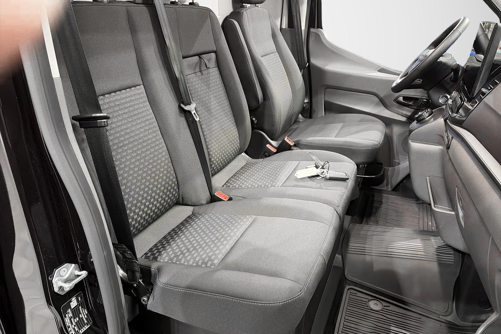 FORD TRANSIT 2025