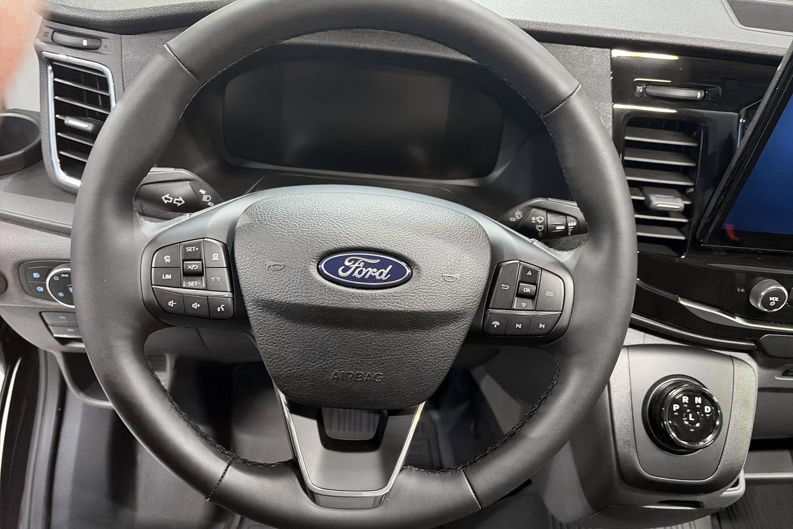 FORD TRANSIT 2025