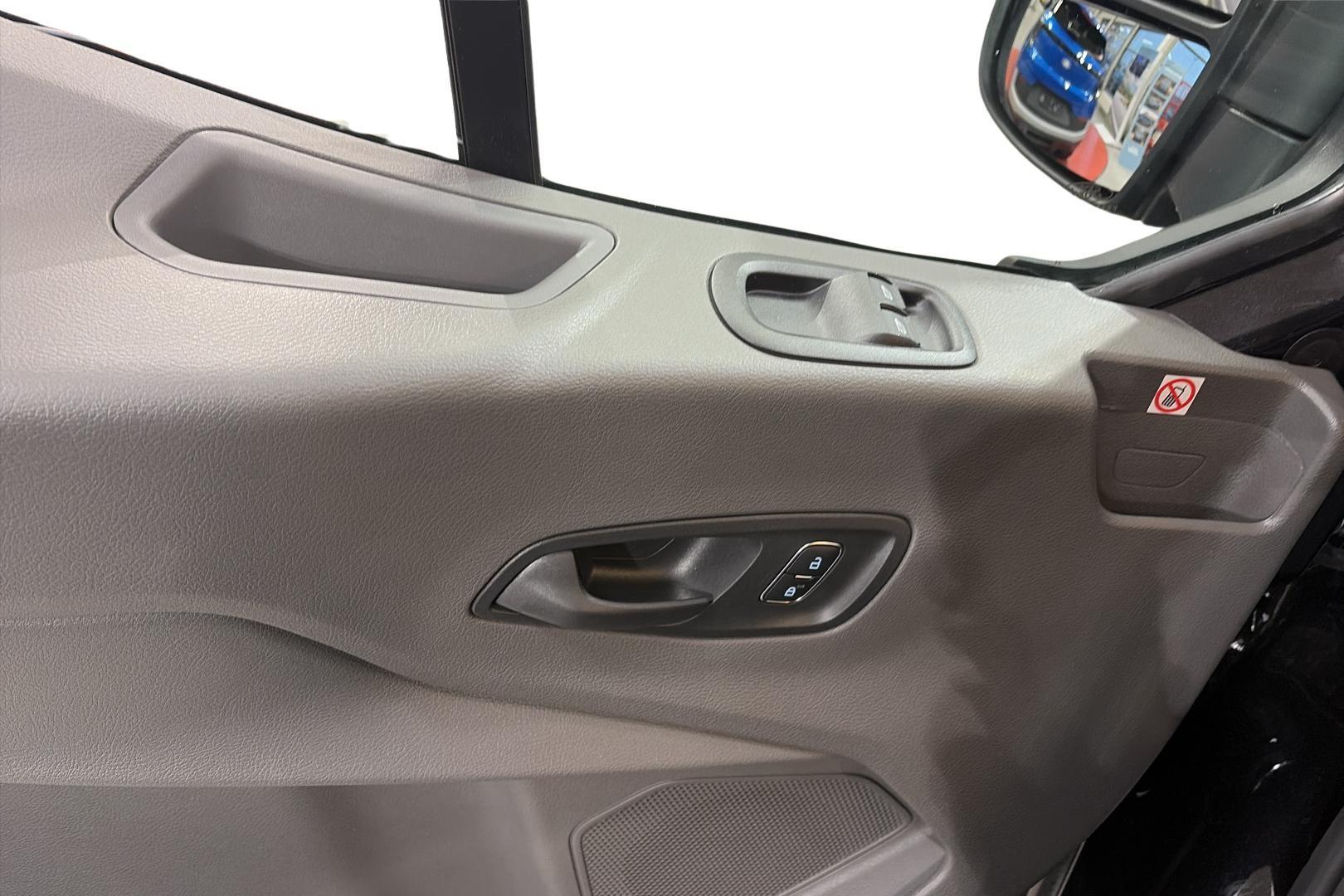 FORD TRANSIT 2025