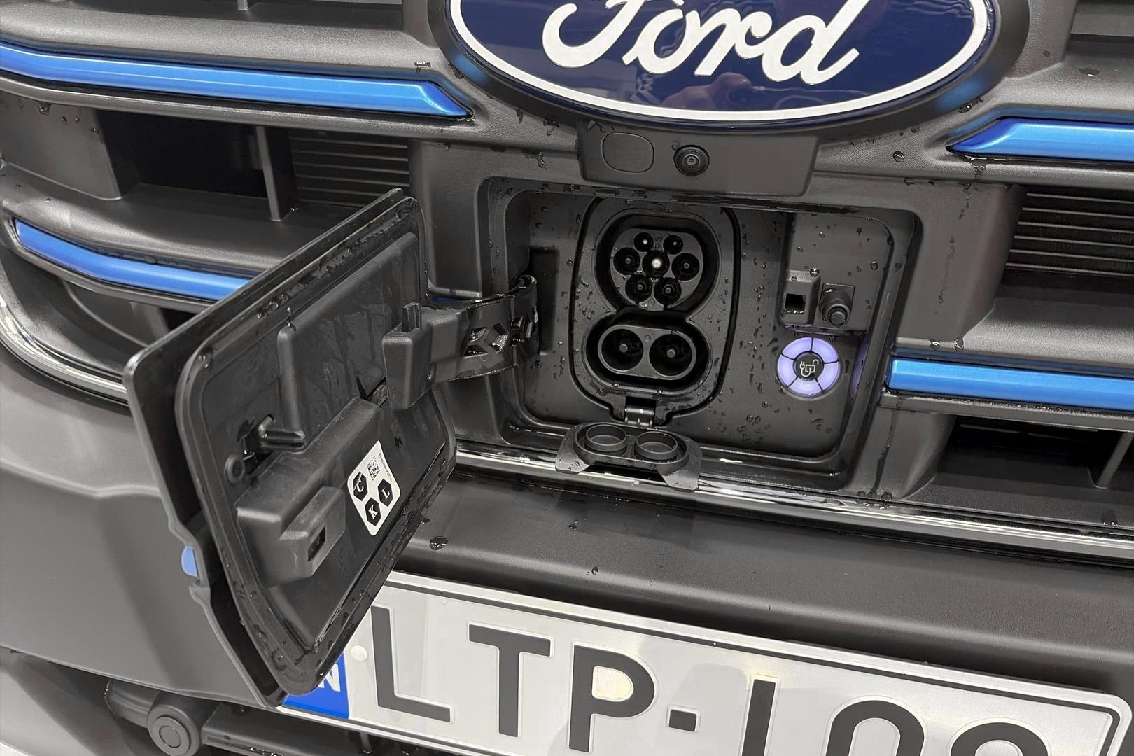 FORD TRANSIT 2025