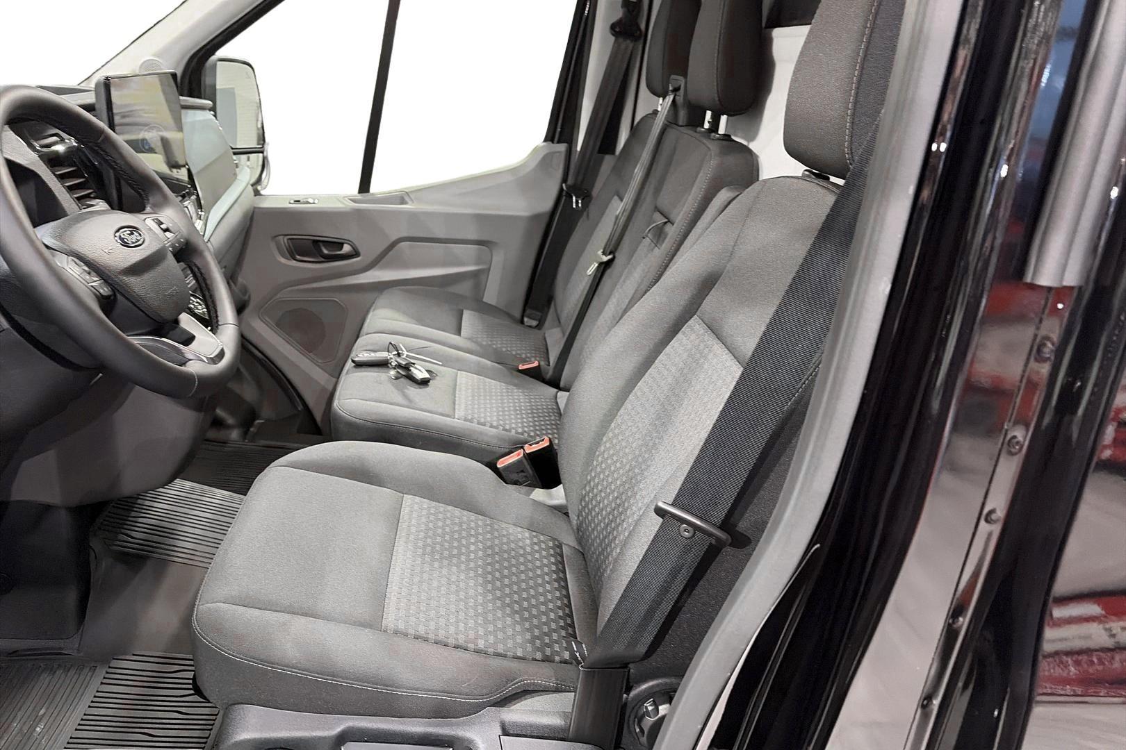 FORD TRANSIT 2025