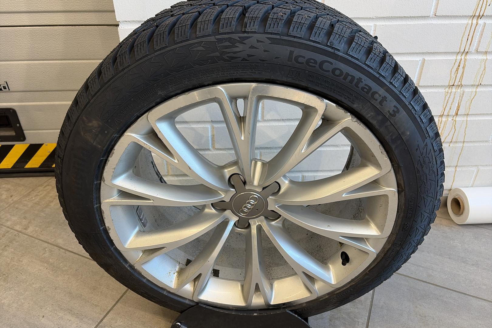 Audi A8 2012