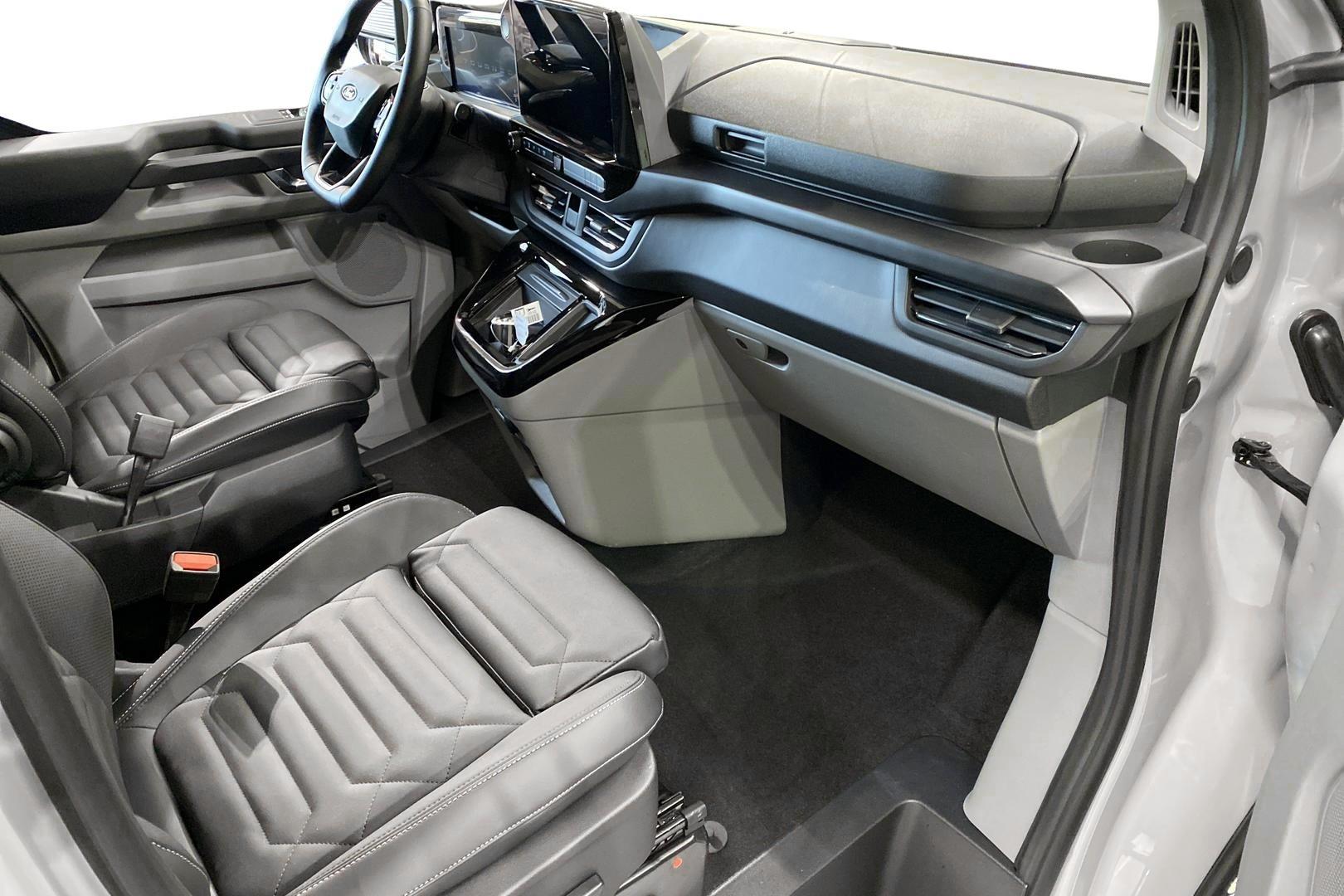 Ford Tourneo Custom 2026