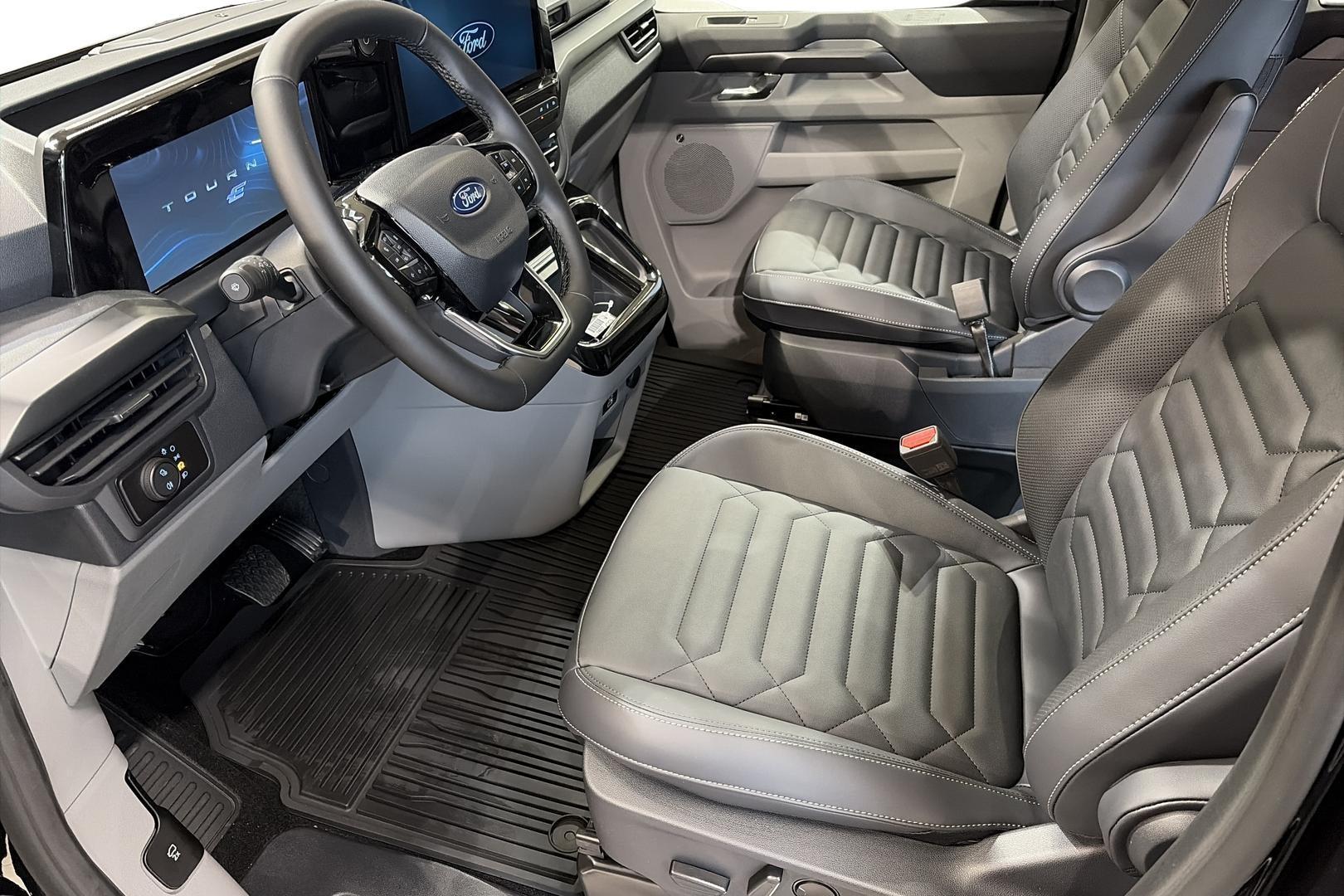 Ford Tourneo Custom 2026