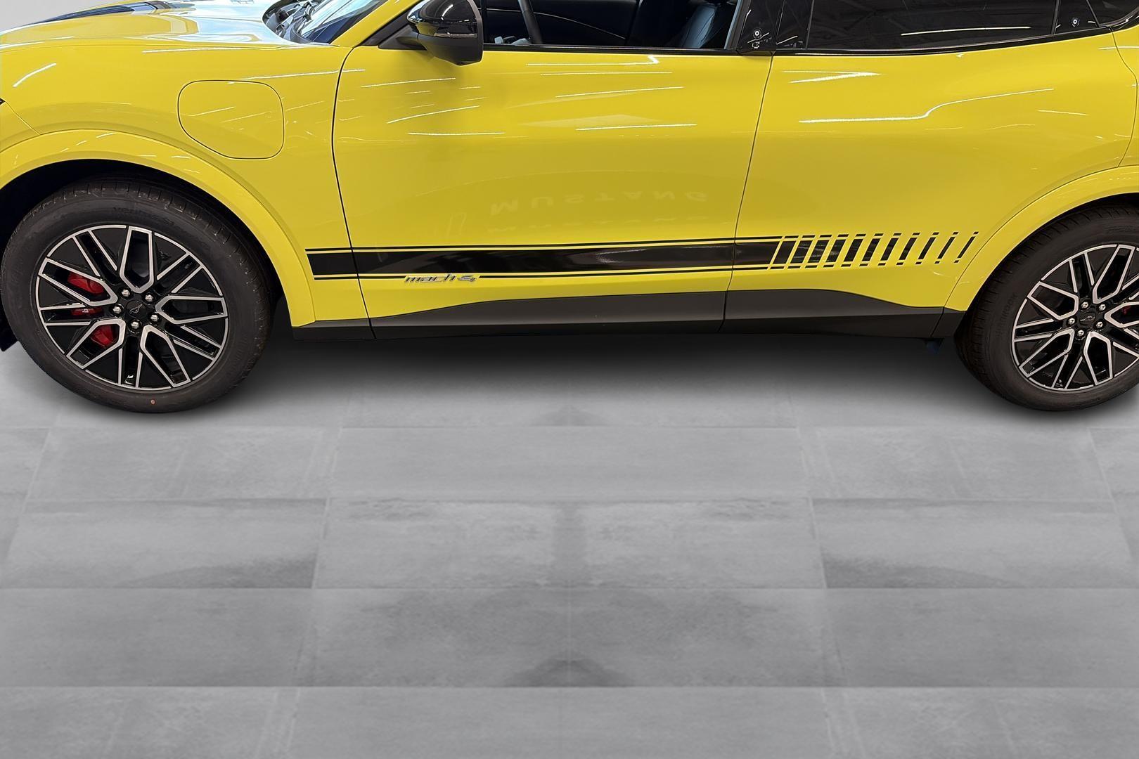 FORD Mustang Mach-E 35