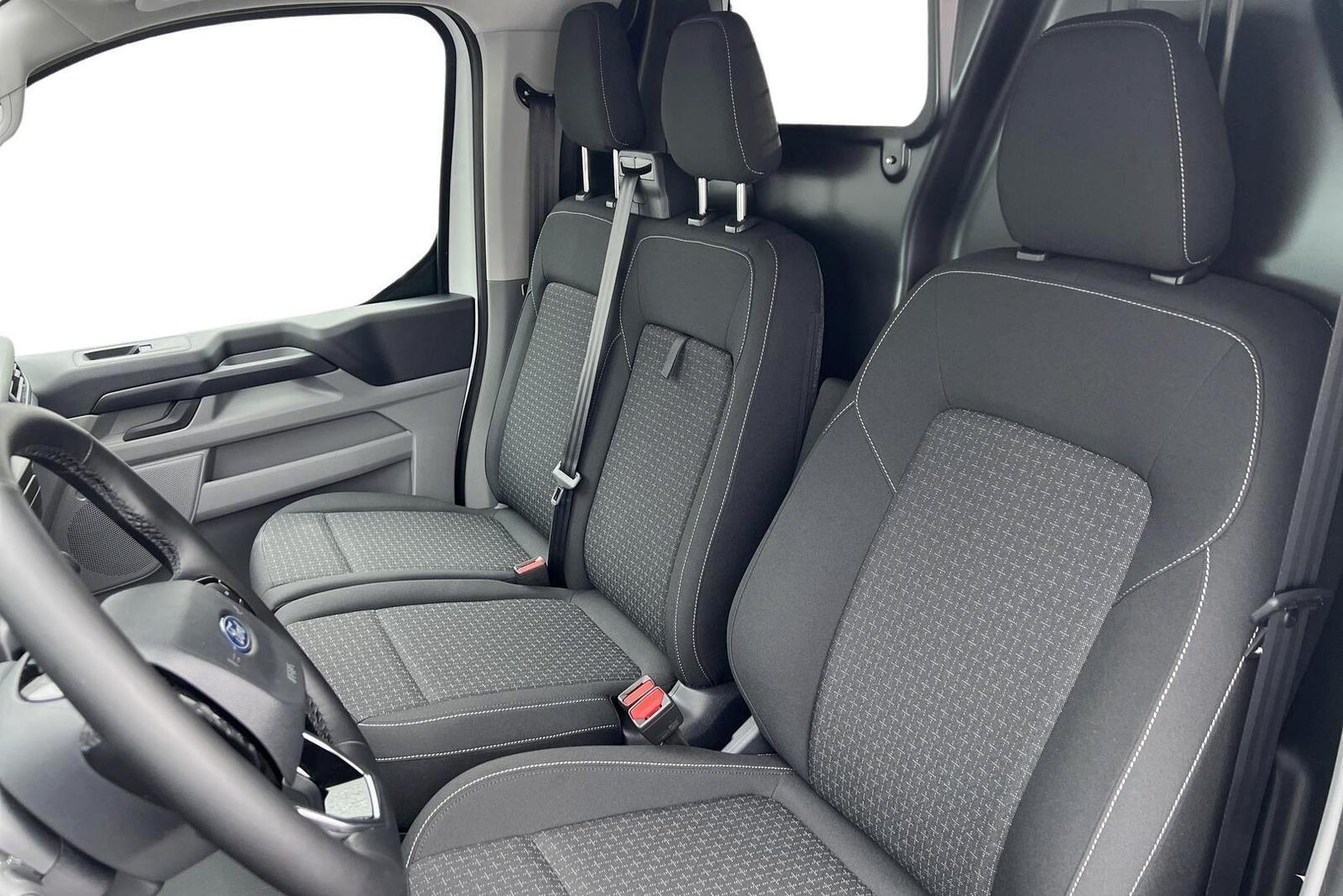Ford Transit Custom 8