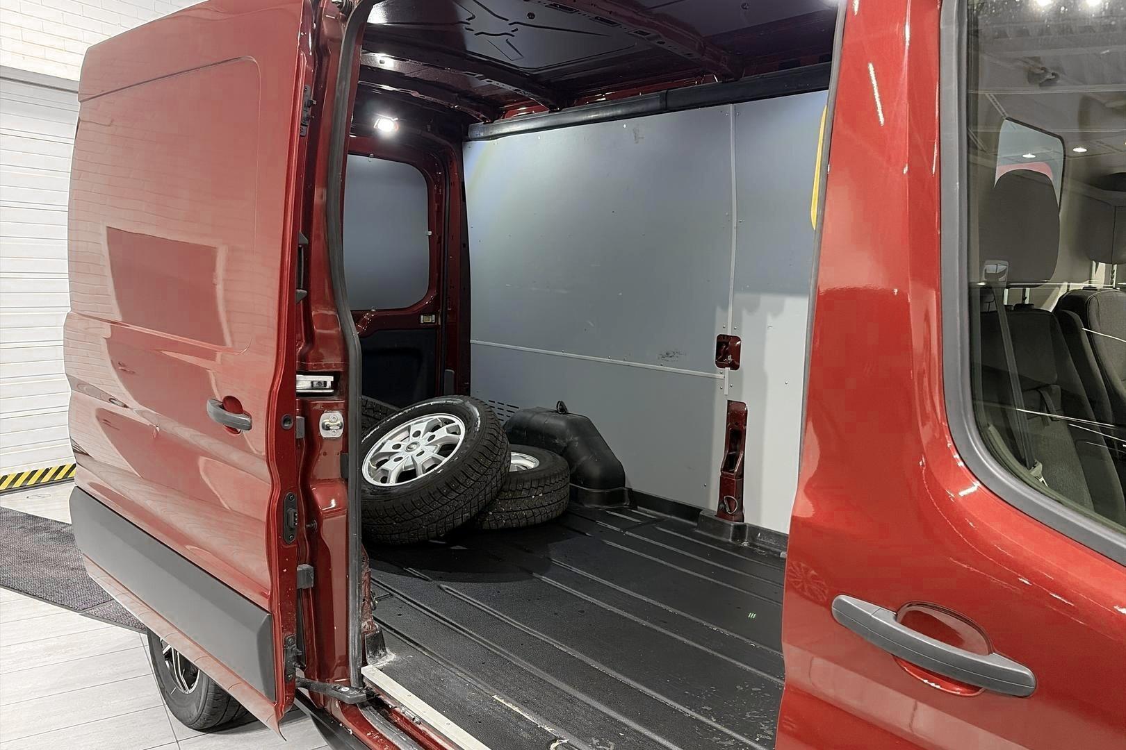 FORD TRANSIT 2022