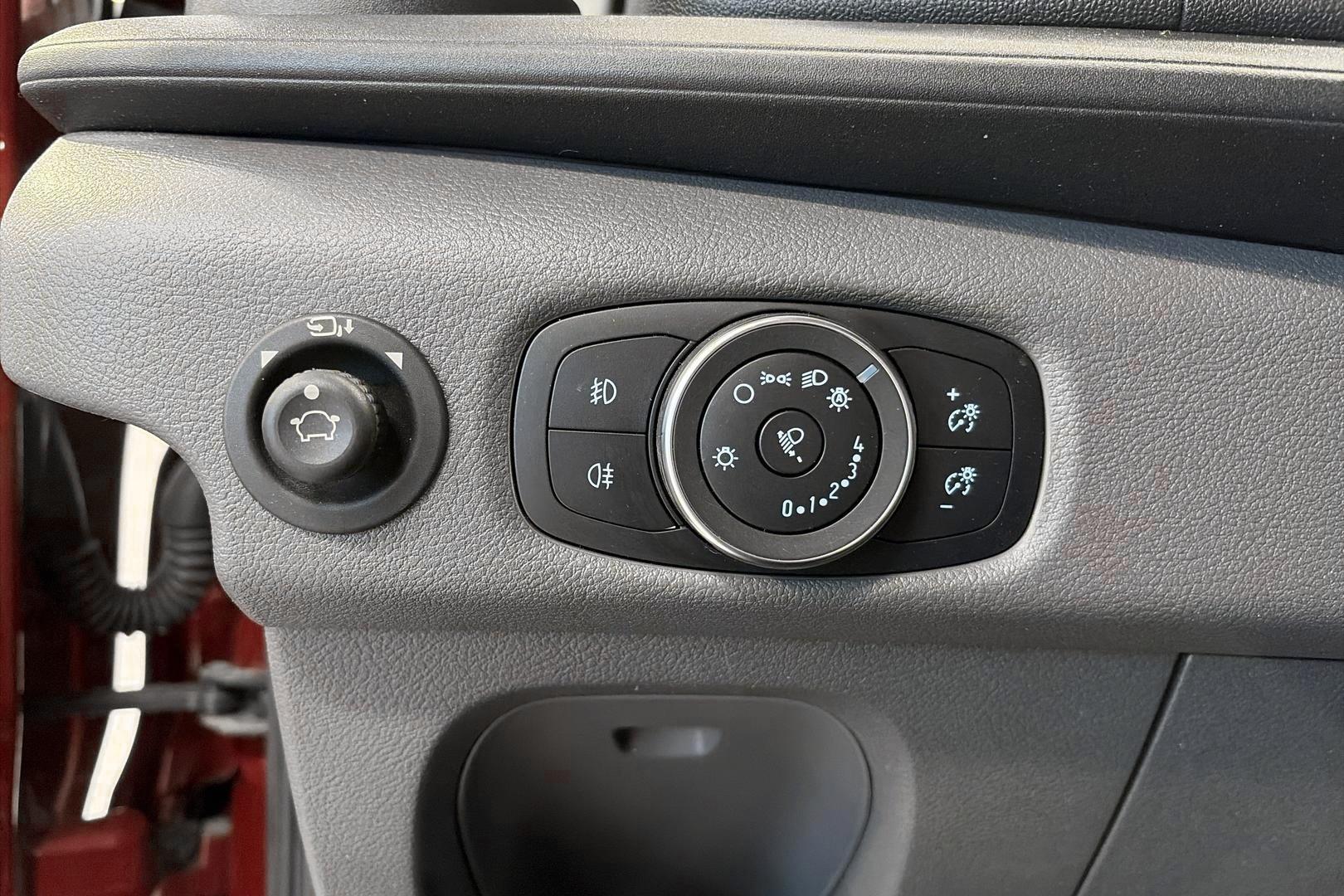 FORD TRANSIT 2022