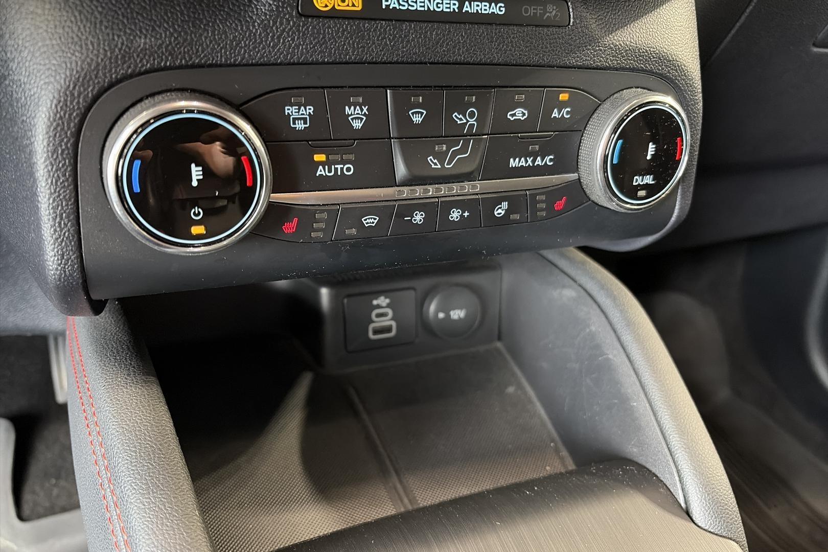 FORD Kuga 2023