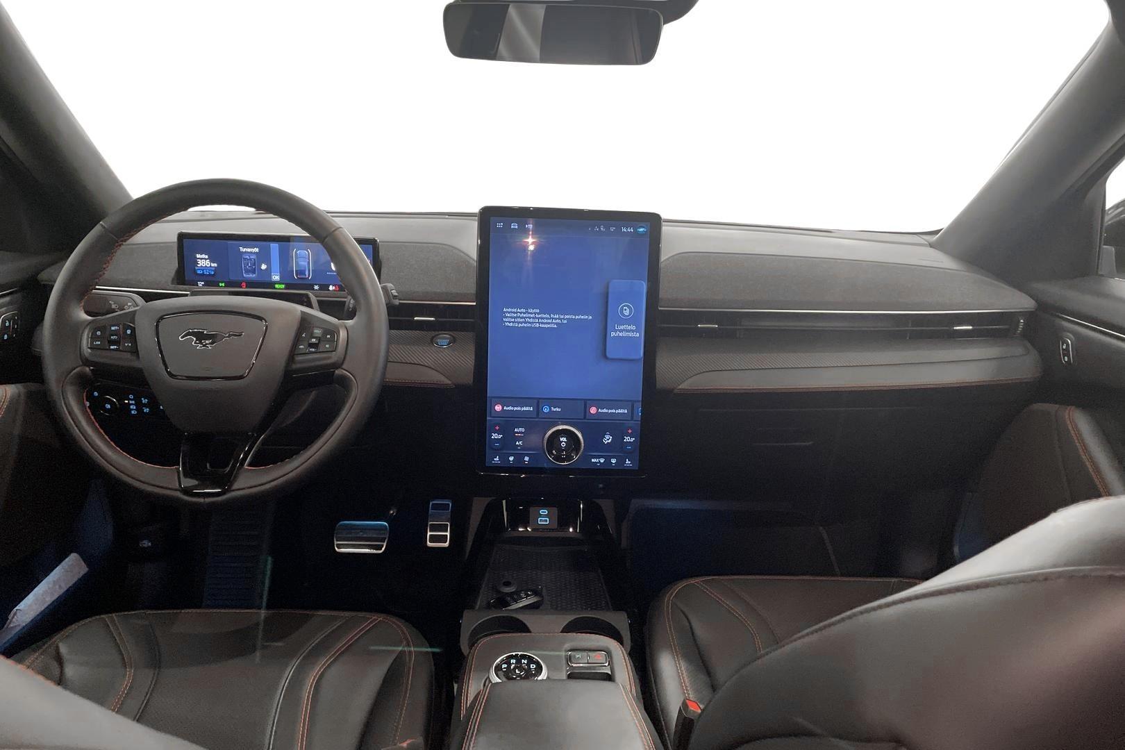 FORD Mustang Mach-E 2025