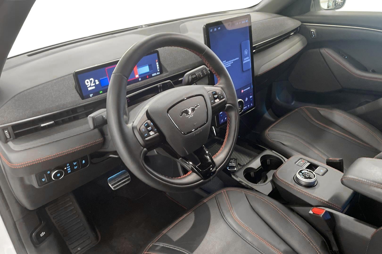 FORD Mustang Mach-E 2025