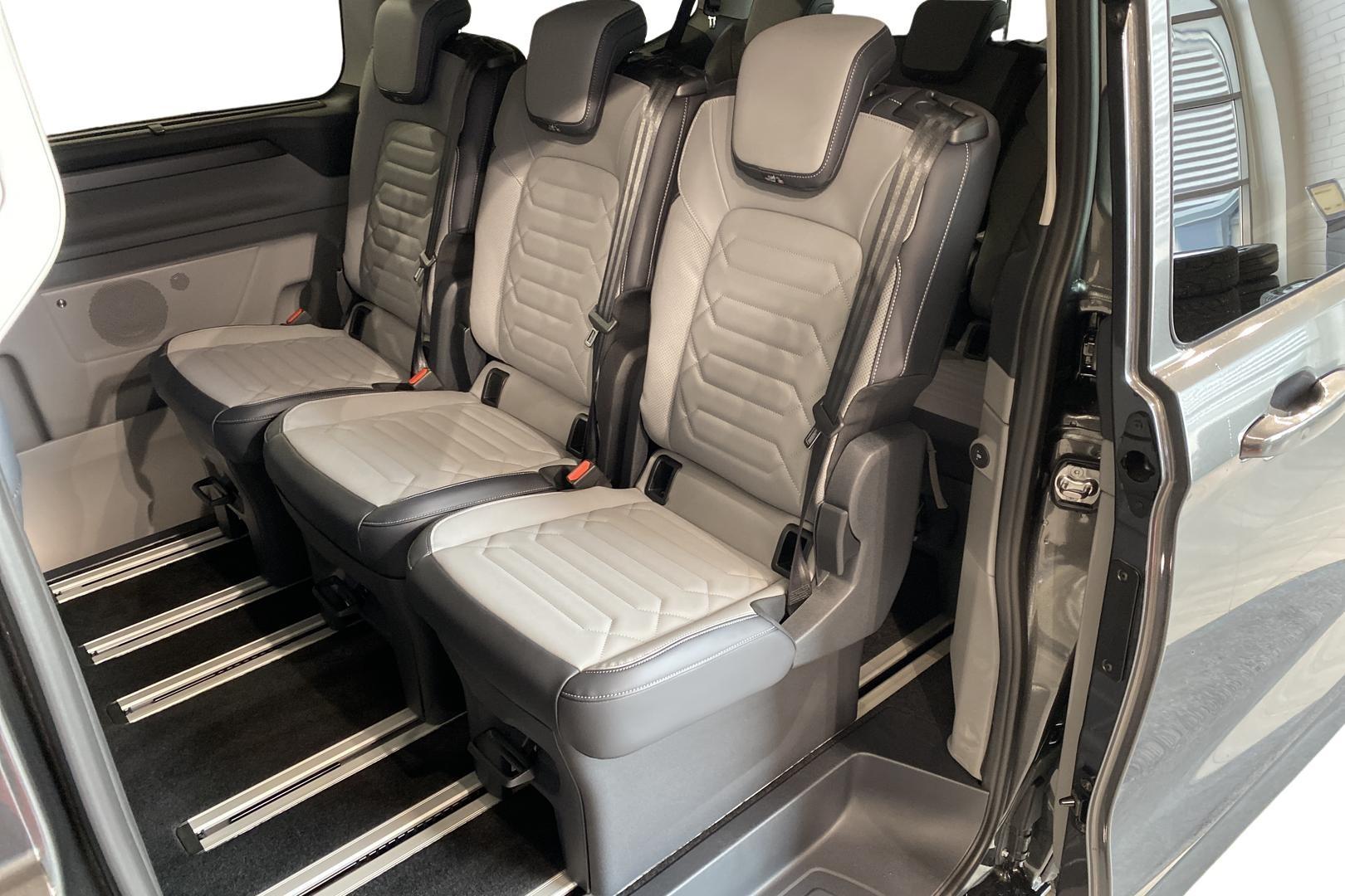 Ford Tourneo Custom 11