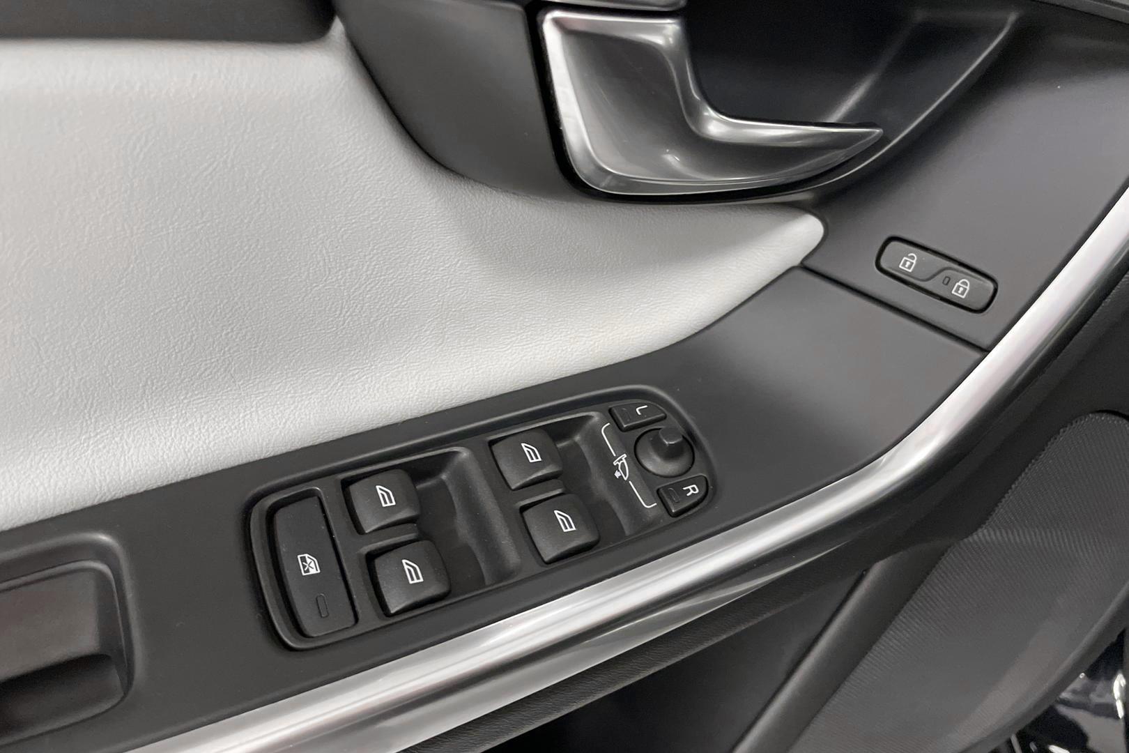 Volvo V60 2015